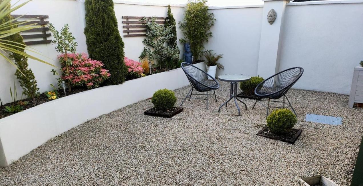 Russell Mews Ennis Exterior foto