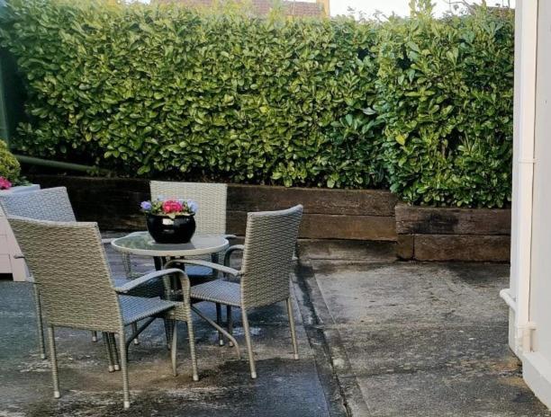 Russell Mews Ennis Exterior foto